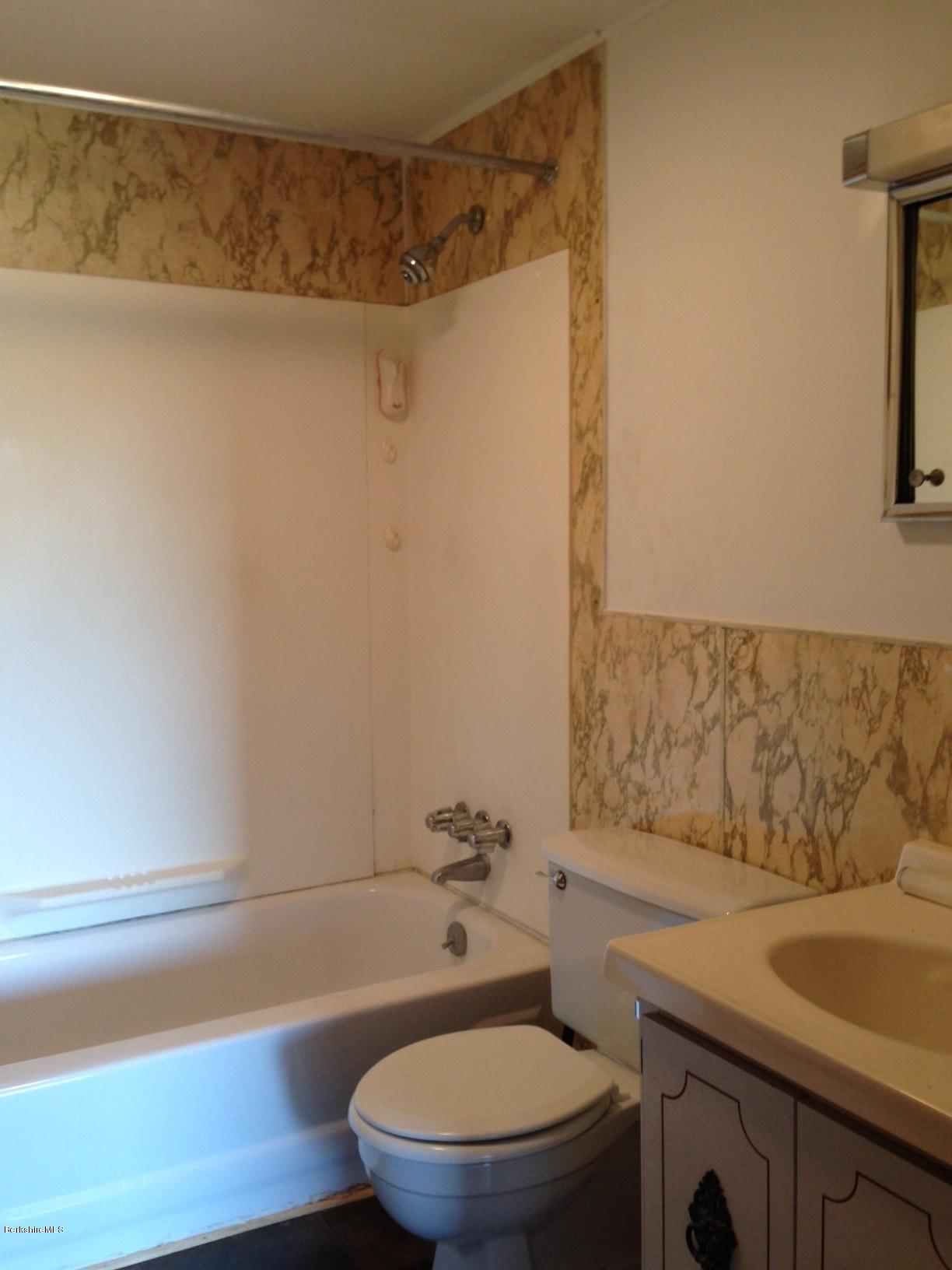 190 Rannapo Road Sheffield, MA 01257 - Photo 10 of 11 bath