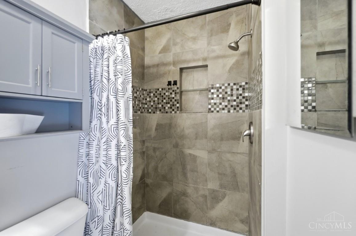 9575 Deer Track Road West Chester, OH 45069 - Photo 23 of 56