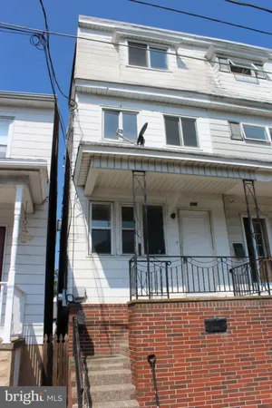 $75,000 | 148 North Locust Street, Mount Carmel, PA 17851