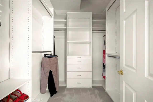 $6,400 | 12919 Bloomfield Street, Studio City, CA 91604