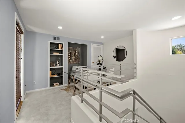 $6,400 | 12919 Bloomfield Street, Studio City, CA 91604