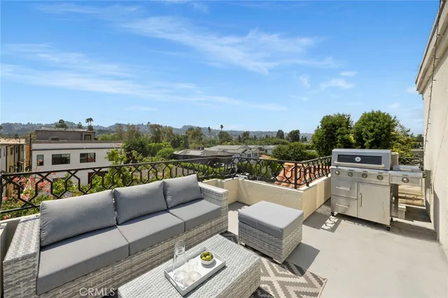 $6,400 | 12919 Bloomfield Street, Studio City, CA 91604