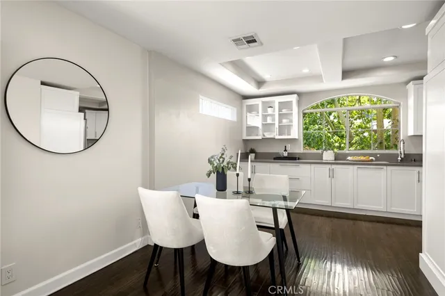 $6,400 | 12919 Bloomfield Street, Studio City, CA 91604