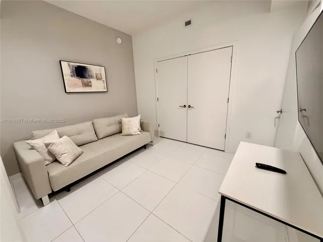 $6,950 | 851 Northeast 1st Avenue, Unit 1108, Miami, FL 33132