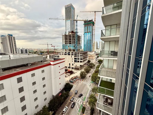 $6,950 | 851 Northeast 1st Avenue, Unit 1108, Miami, FL 33132