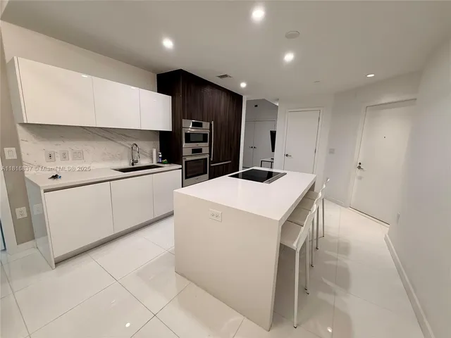 $6,950 | 851 Northeast 1st Avenue, Unit 1108, Miami, FL 33132