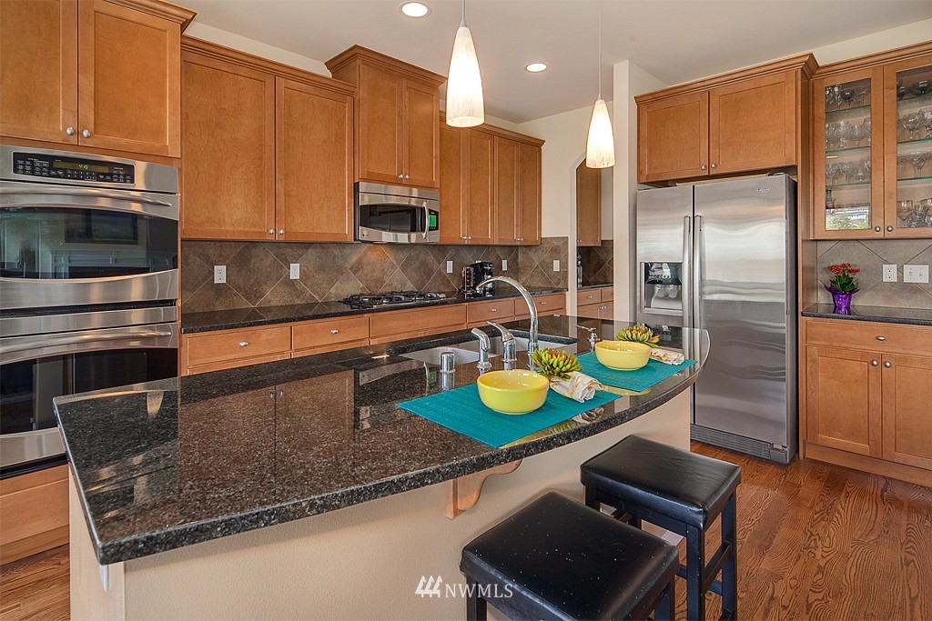 22225 38th Avenue Southeast Bothell, WA 98021 - Photo 7 of 19
