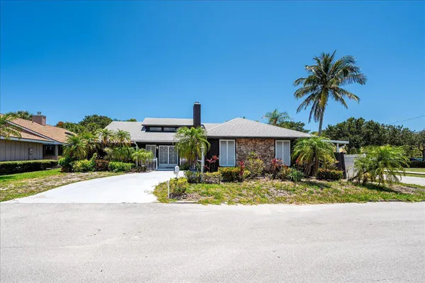 $6,800 | 901 Sandy Oaks Drive, Jupiter, FL 33477
