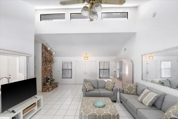 $6,800 | 901 Sandy Oaks Drive, Jupiter, FL 33477