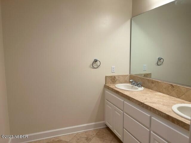 945 Old Ranch Road Solvang, CA 93463 - Photo 19 of 34 2nd level bath w 2 vanitites