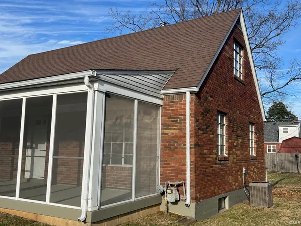 $249,900 | 530 Chippewa Drive, Jeffersonville, IN 47130