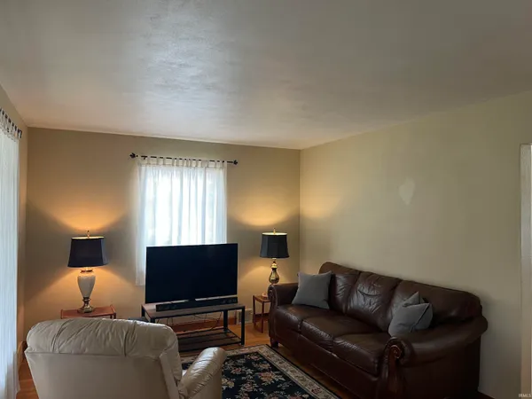 $249,900 | 530 Chippewa Drive, Jeffersonville, IN 47130