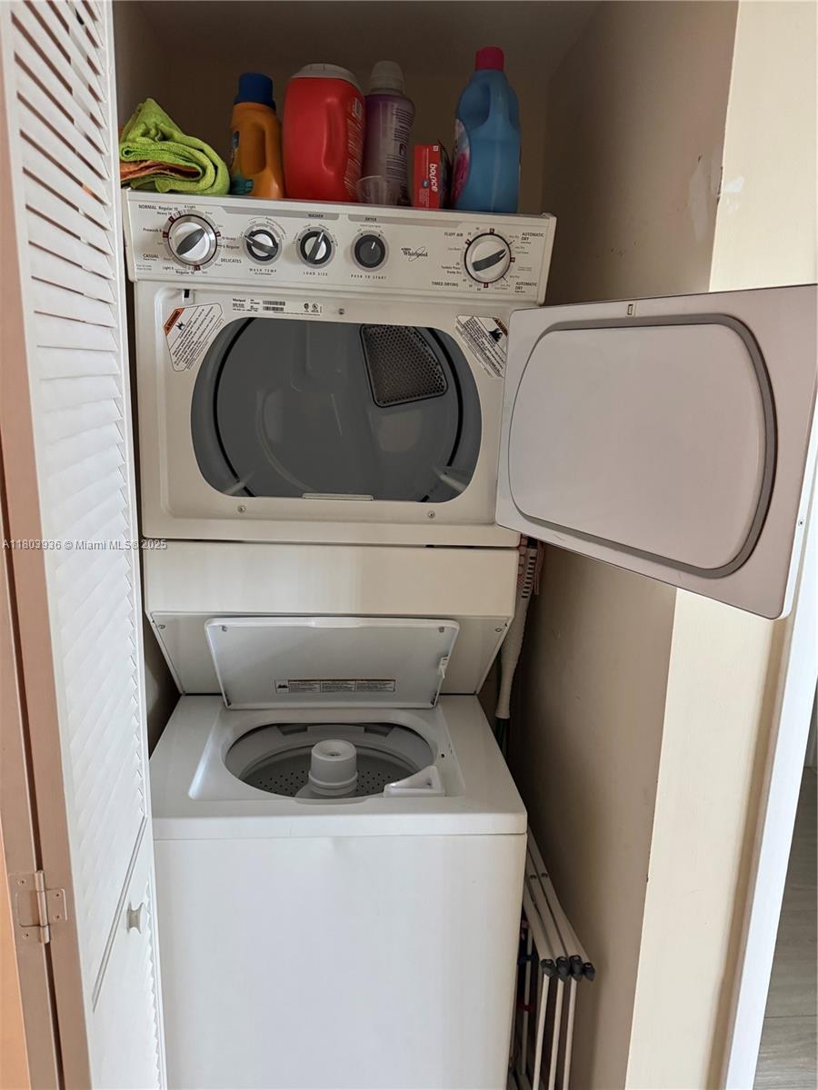 2641 North Flamingo Road, Unit 1001N Sunrise, FL 33323 - Photo 83 of 84 a utility room with dryer and washer