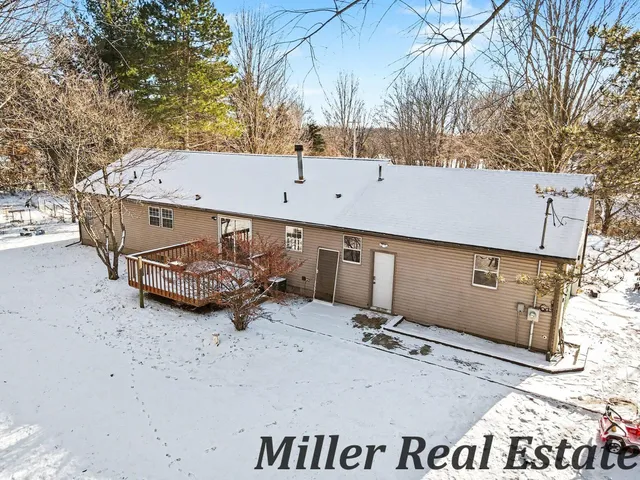 $284,900 | 5580 Osborne Road, Delton, MI 49046