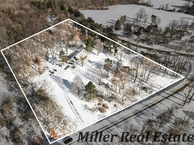 $284,900 | 5580 Osborne Road, Delton, MI 49046