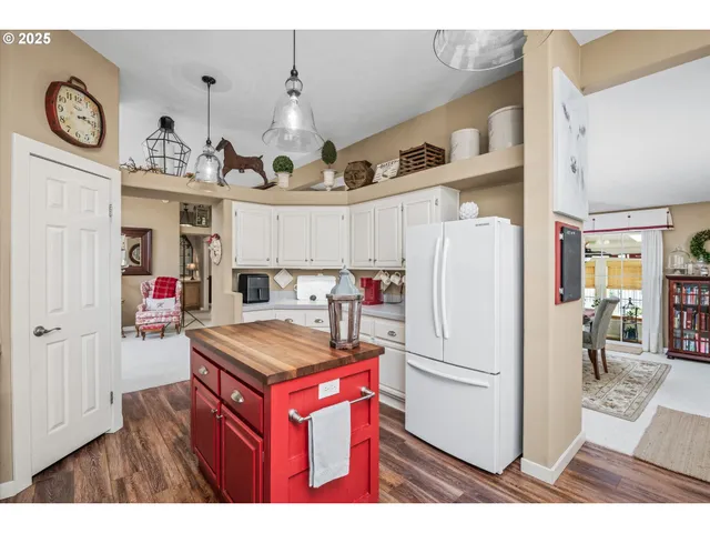 $319,000 | 3220 Crescent Avenue, Unit 34, Eugene, OR 97408