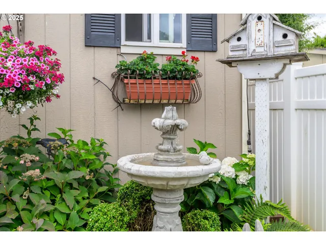 $319,000 | 3220 Crescent Avenue, Unit 34, Eugene, OR 97408