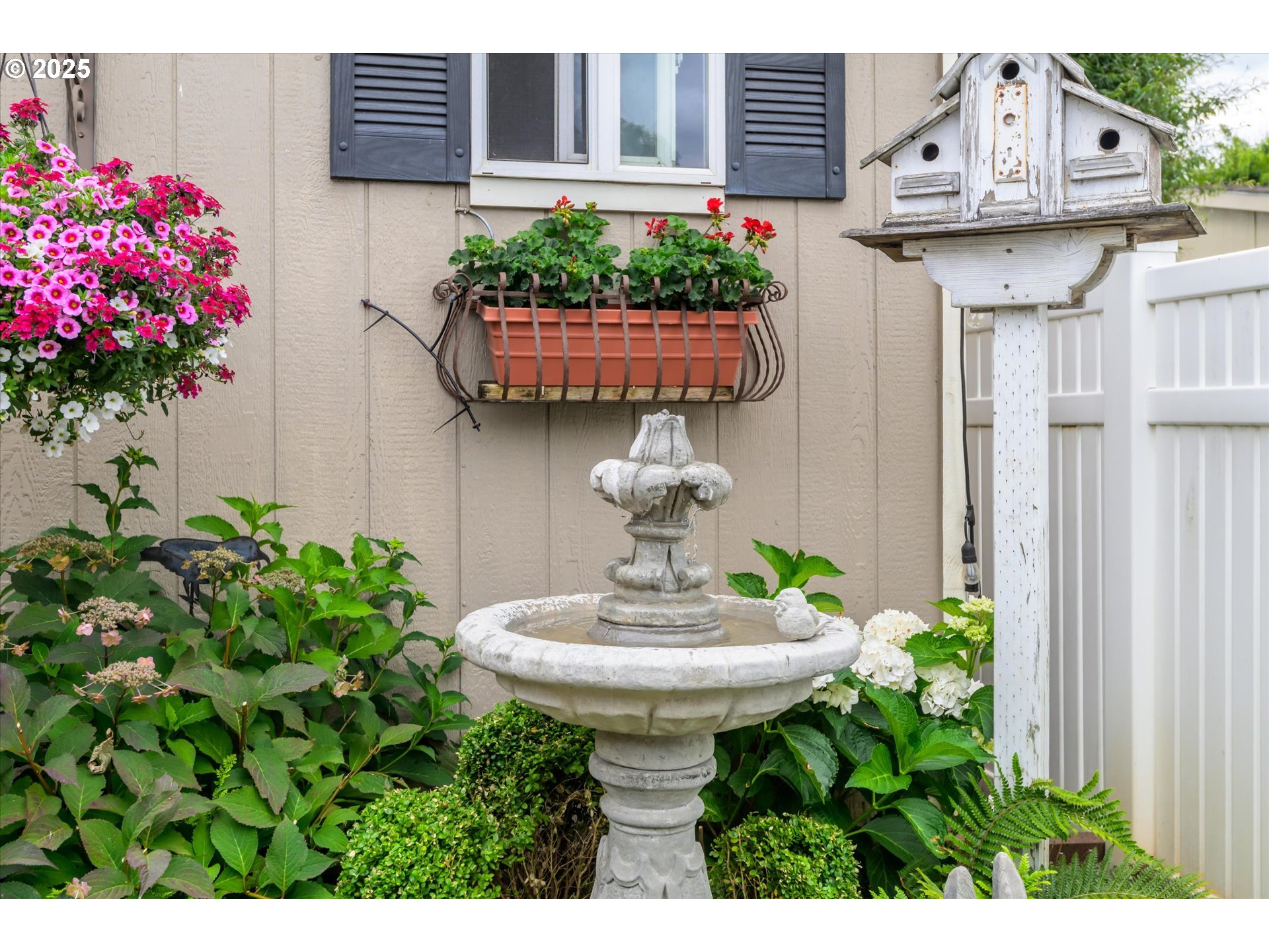 3220 Crescent Avenue, Unit 34 Eugene, OR 97408 - Photo 34 of 38 a view of a flower in a yard