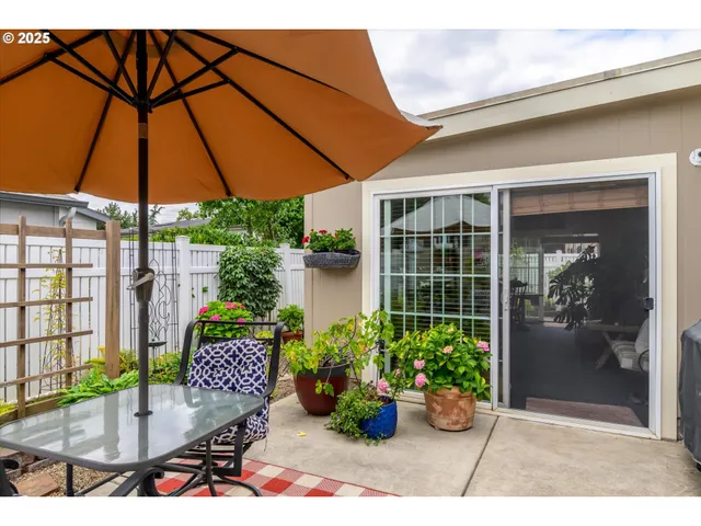 $319,000 | 3220 Crescent Avenue, Unit 34, Eugene, OR 97408