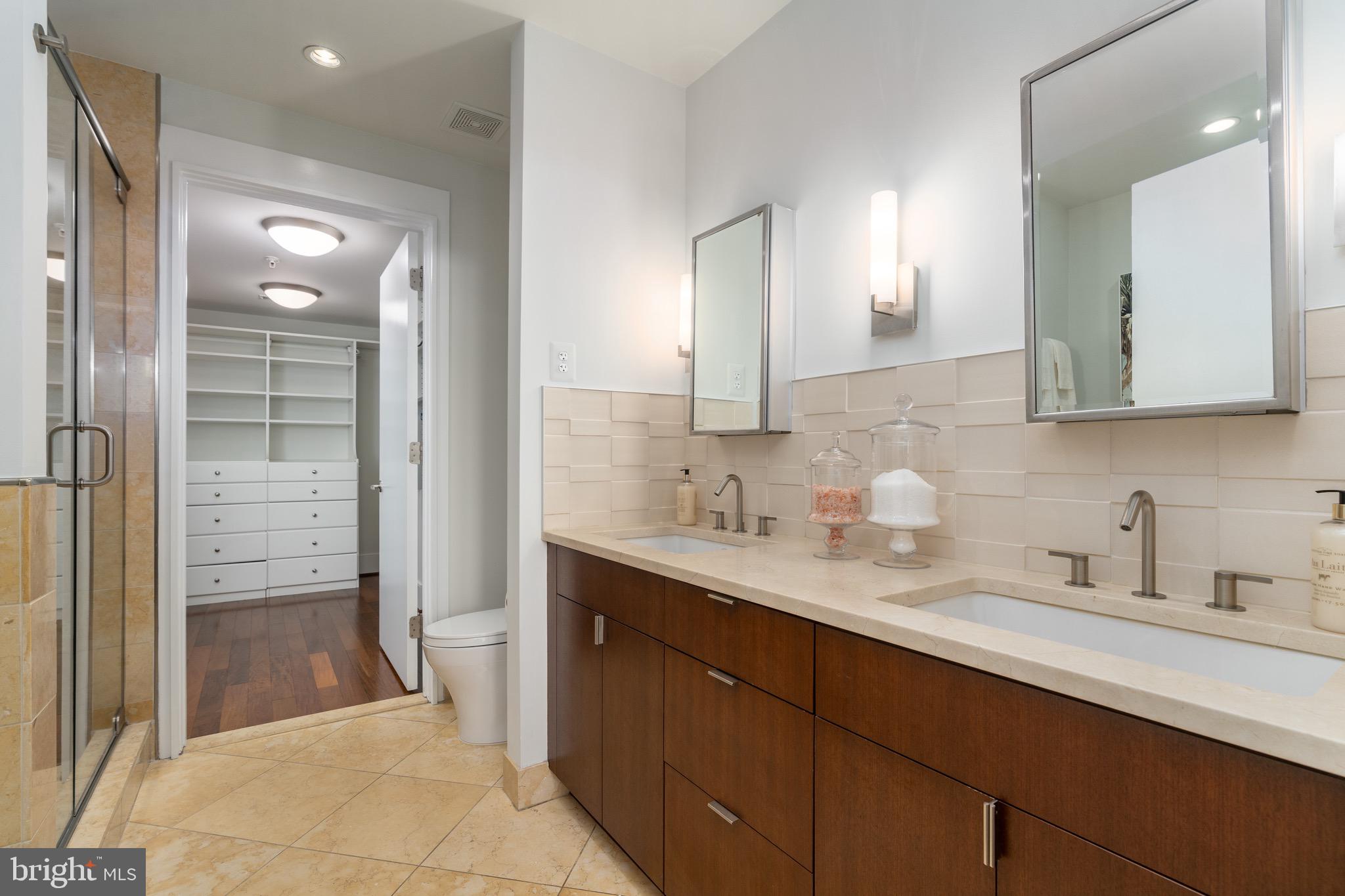 4301 Military Road Northwest, Unit PH9 Washington, DC 20015 - Photo 14 of 48 Primary bath