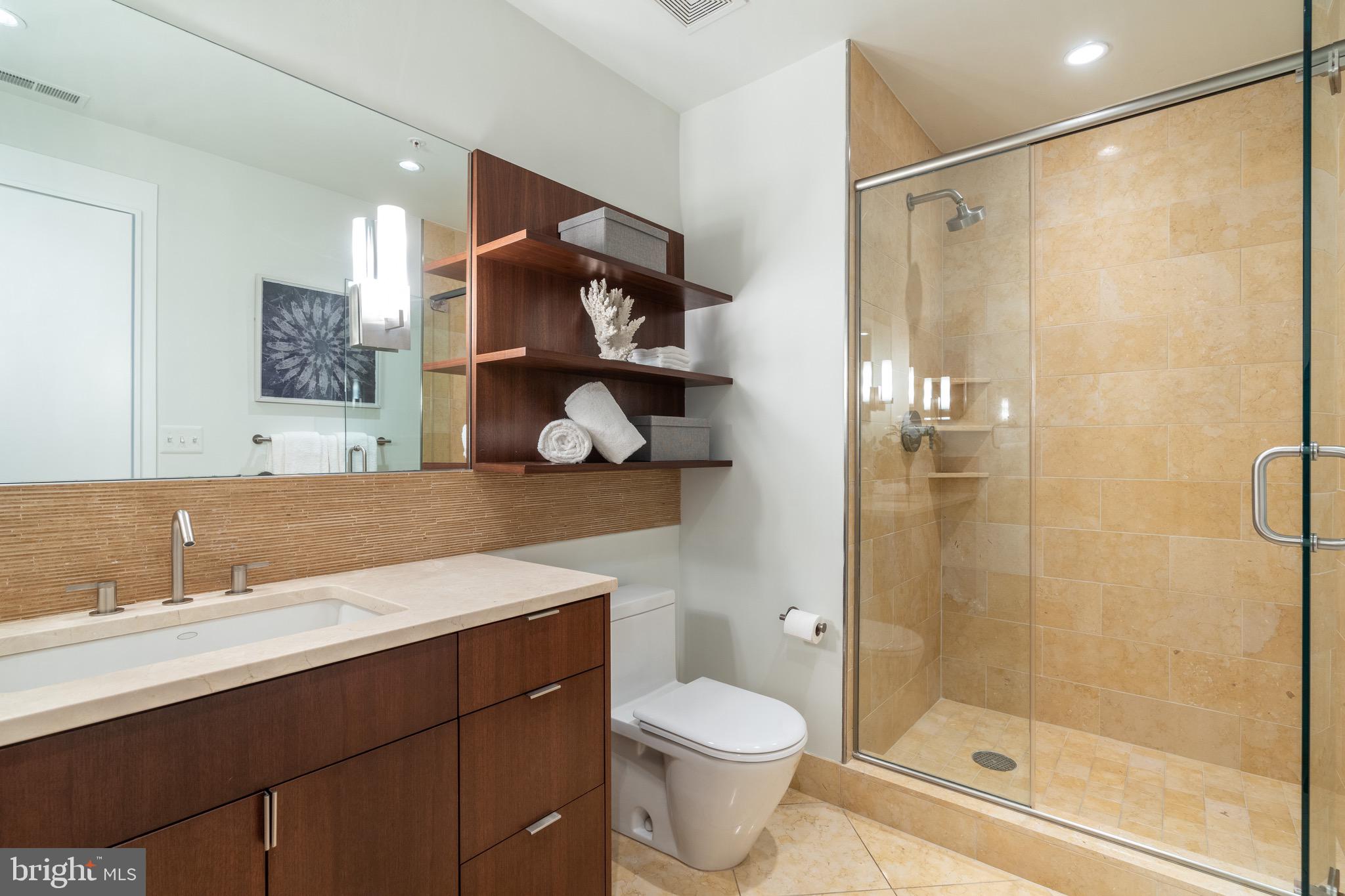 4301 Military Road Northwest, Unit PH9 Washington, DC 20015 - Photo 25 of 48 Full bathroom