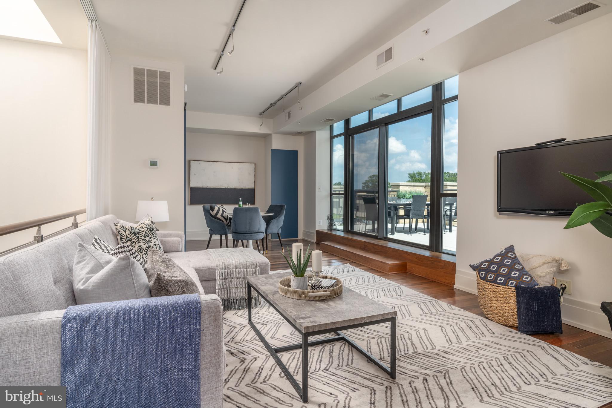 4301 Military Road Northwest, Unit PH9 Washington, DC 20015 - Photo 31 of 48 Family room