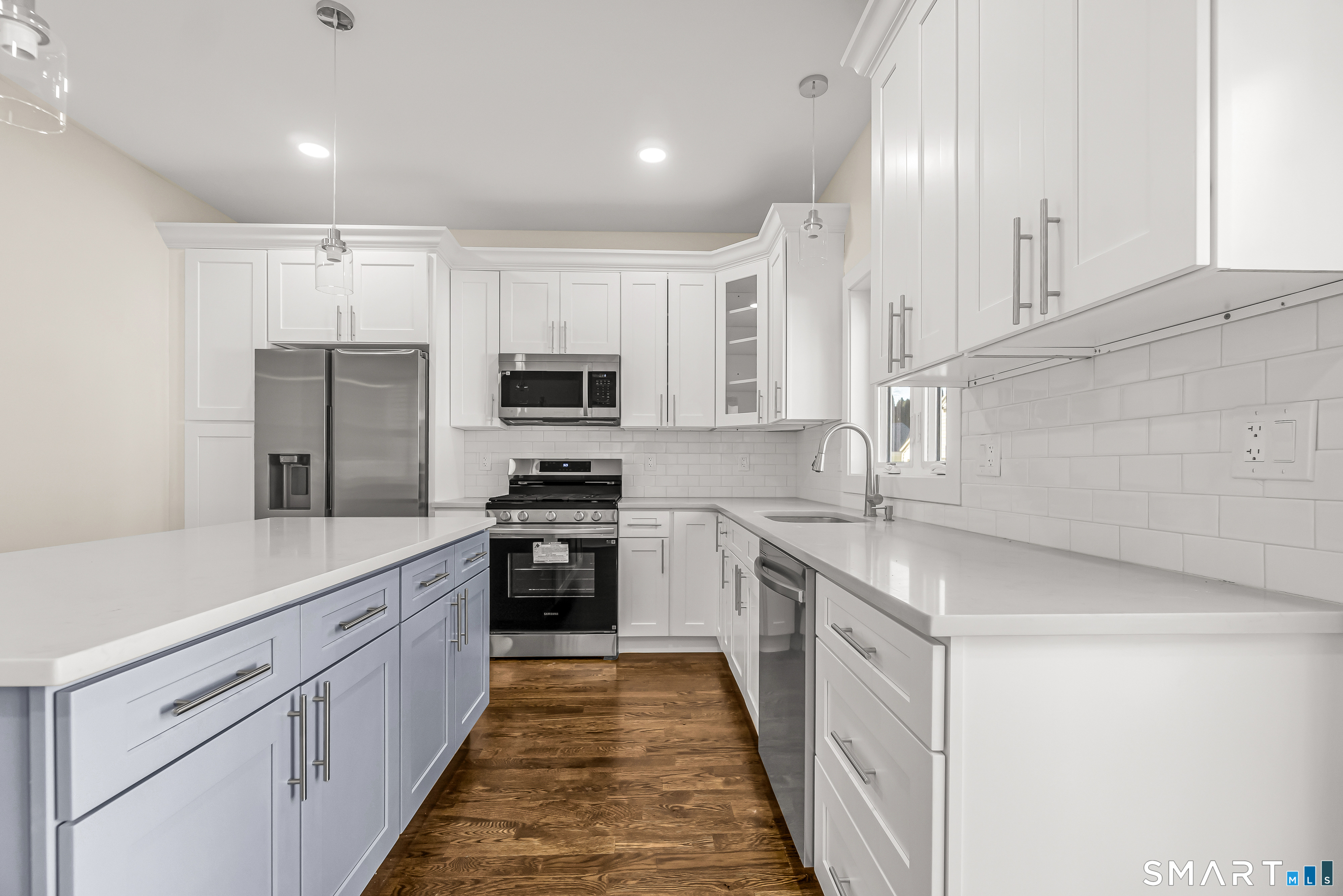 92 Lincoln Avenue Bridgeport, CT 06606 - Photo 13 of 32