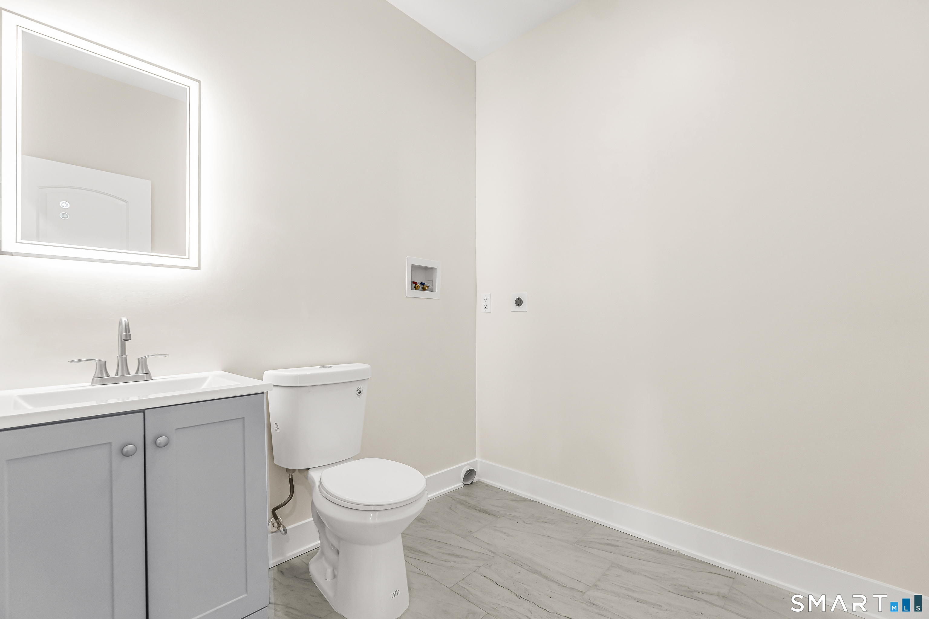 92 Lincoln Avenue Bridgeport, CT 06606 - Photo 14 of 32