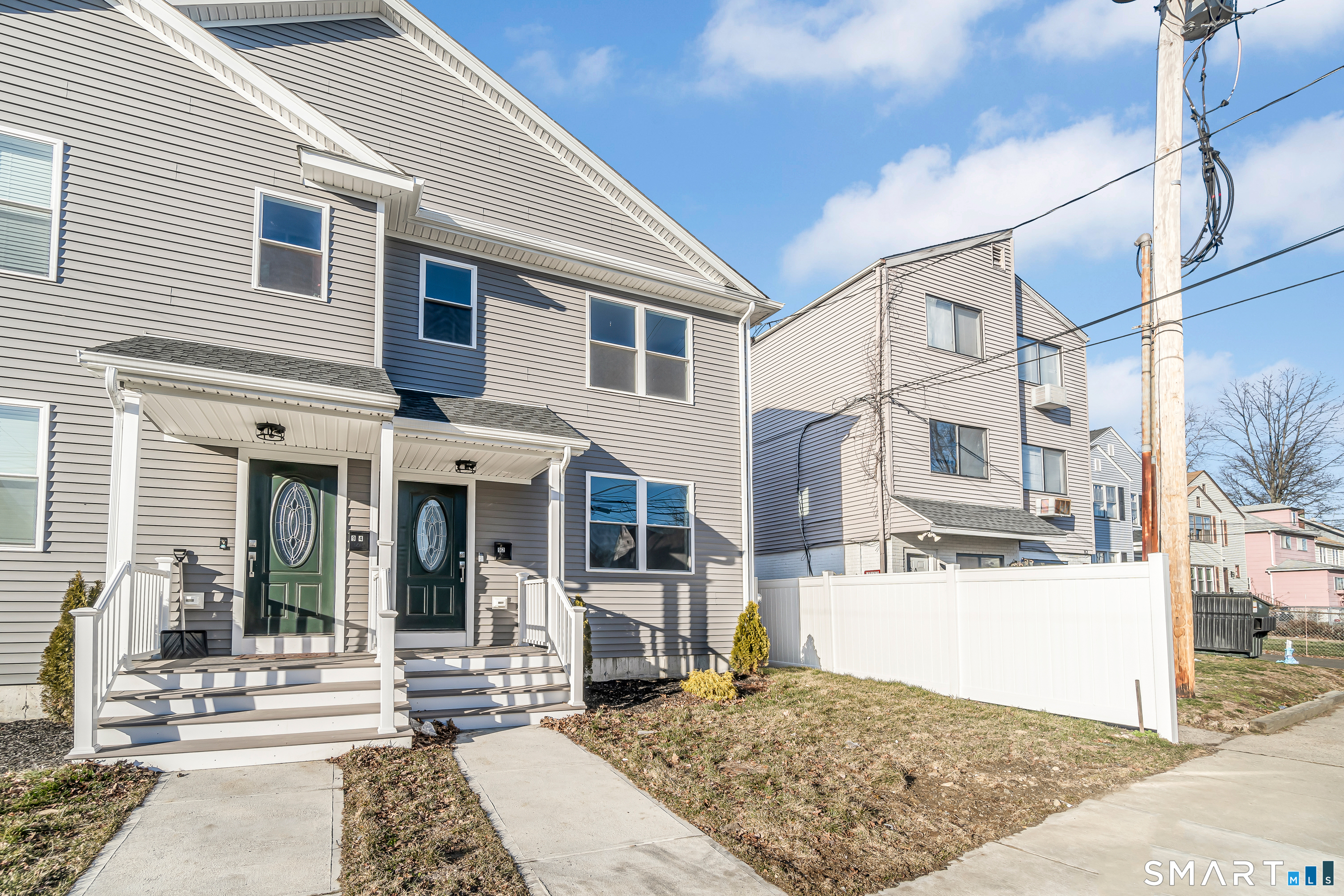 92 Lincoln Avenue Bridgeport, CT 06606 - Photo 2 of 32