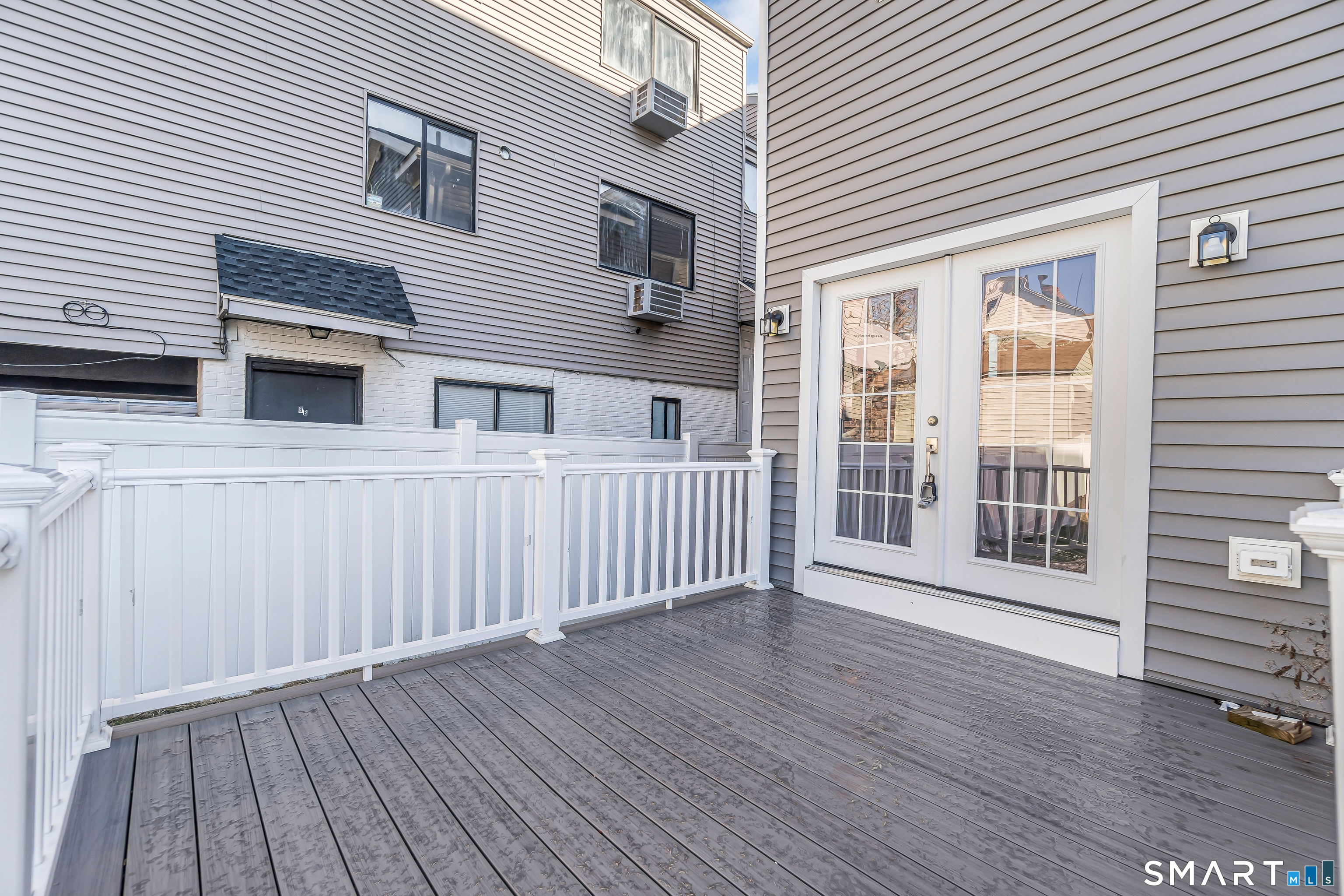 92 Lincoln Avenue Bridgeport, CT 06606 - Photo 22 of 32