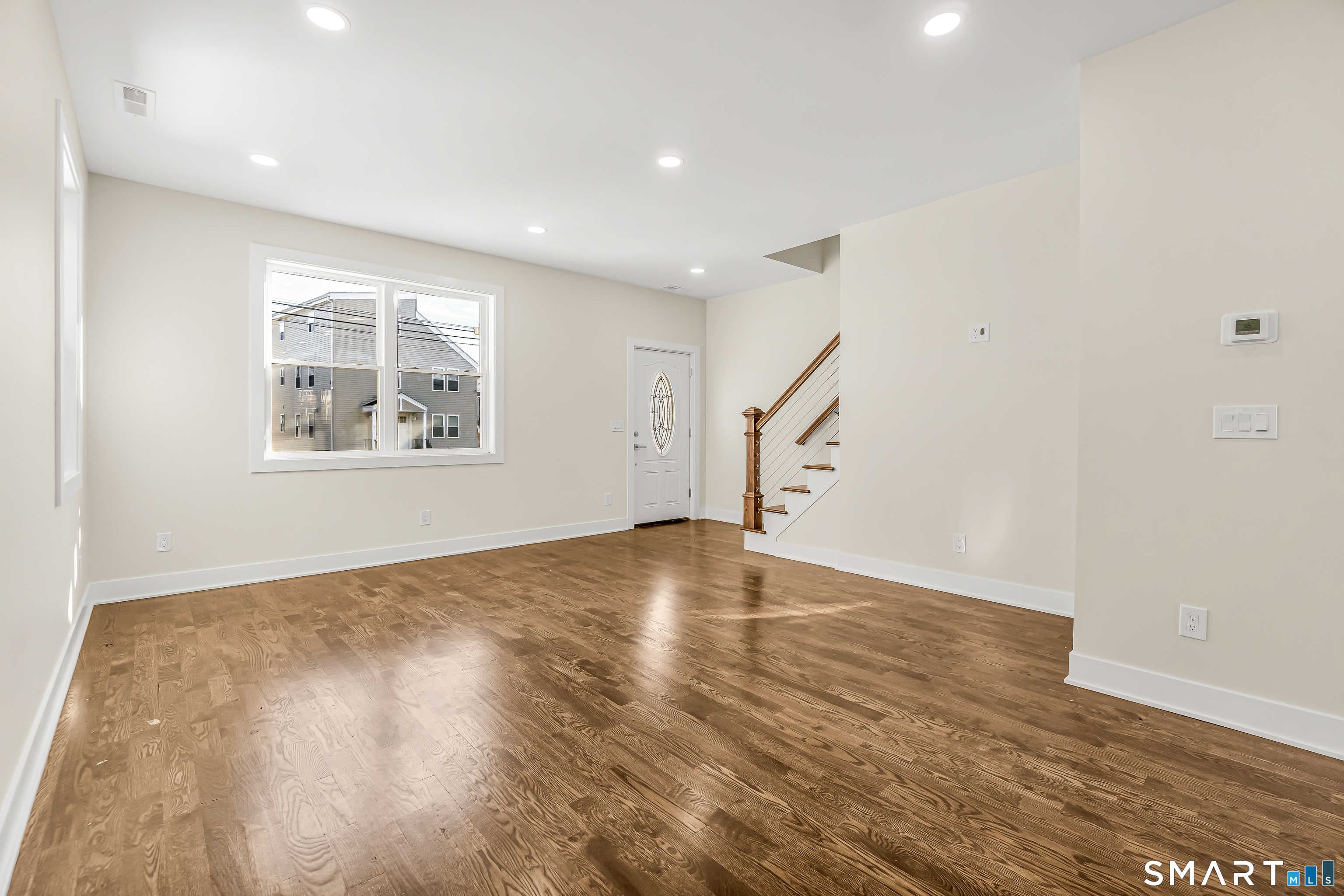 92 Lincoln Avenue Bridgeport, CT 06606 - Photo 6 of 32