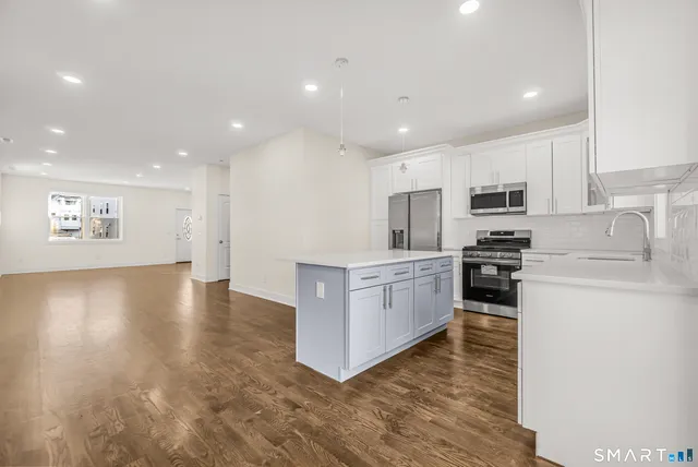 $429,900 | 92 Lincoln Avenue, Bridgeport, CT 06606