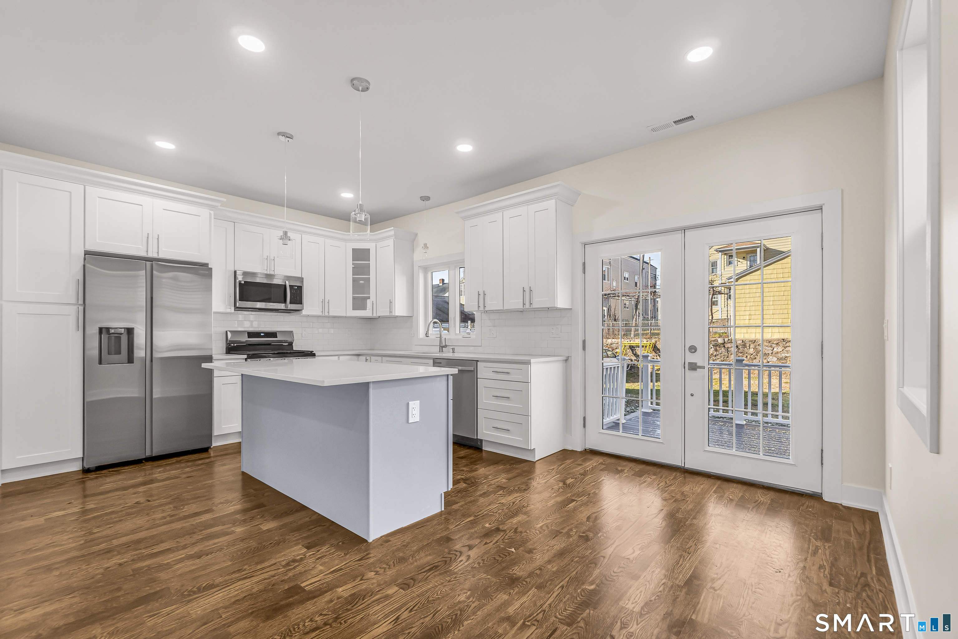 92 Lincoln Avenue Bridgeport, CT 06606 - Photo 10 of 32