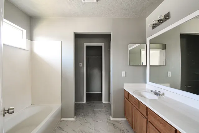 $2,100 | 19362 Moss Meadow Lane, Katy, TX 77449