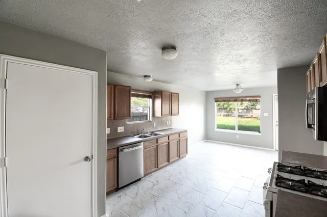 $2,100 | 19362 Moss Meadow Lane, Katy, TX 77449