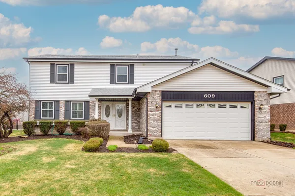 $575,000 | 609 Thames Drive, Schaumburg, IL 60193