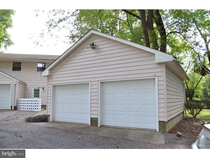 93 Richardson Road Robbinsville, NJ 08691 - Photo 20 of 23 Garage