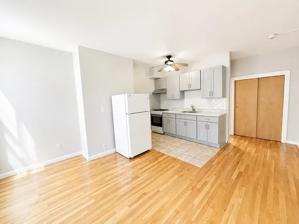 $2,200 | 418 Massachusetts Avenue, Unit 2, Boston, MA 02118