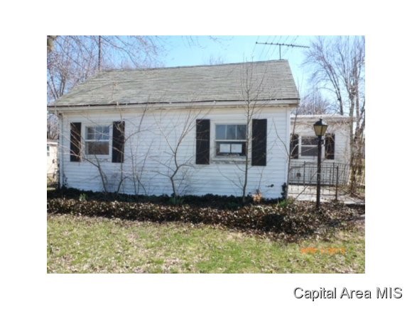 704 South State Street Roodhouse, IL 62082 - Photo 1 of 11