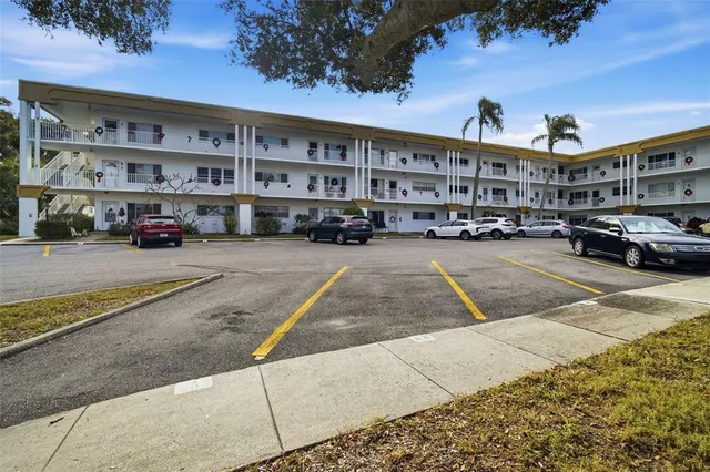 $253,900 | 2431 Canadian Way, Unit 47, Clearwater, FL 33763