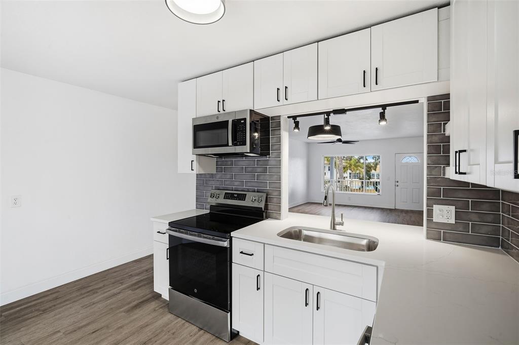 2431 Canadian Way, Unit 47 Clearwater, FL 33763 - Photo 9 of 28