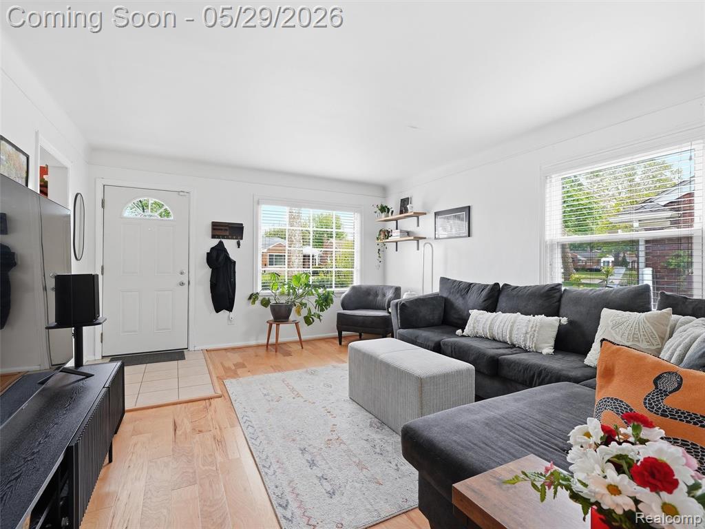 24721 Ridgedale Street Oak Park, MI 48237 - Photo 4 of 20 Gallery Image 4
