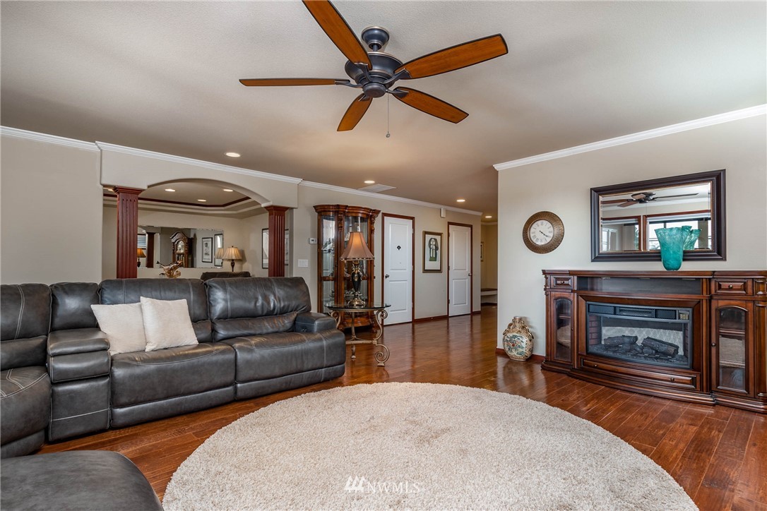 476 Barry Loop Mount Vernon, WA 98274 - Photo 5 of 40 Gallery Image 5