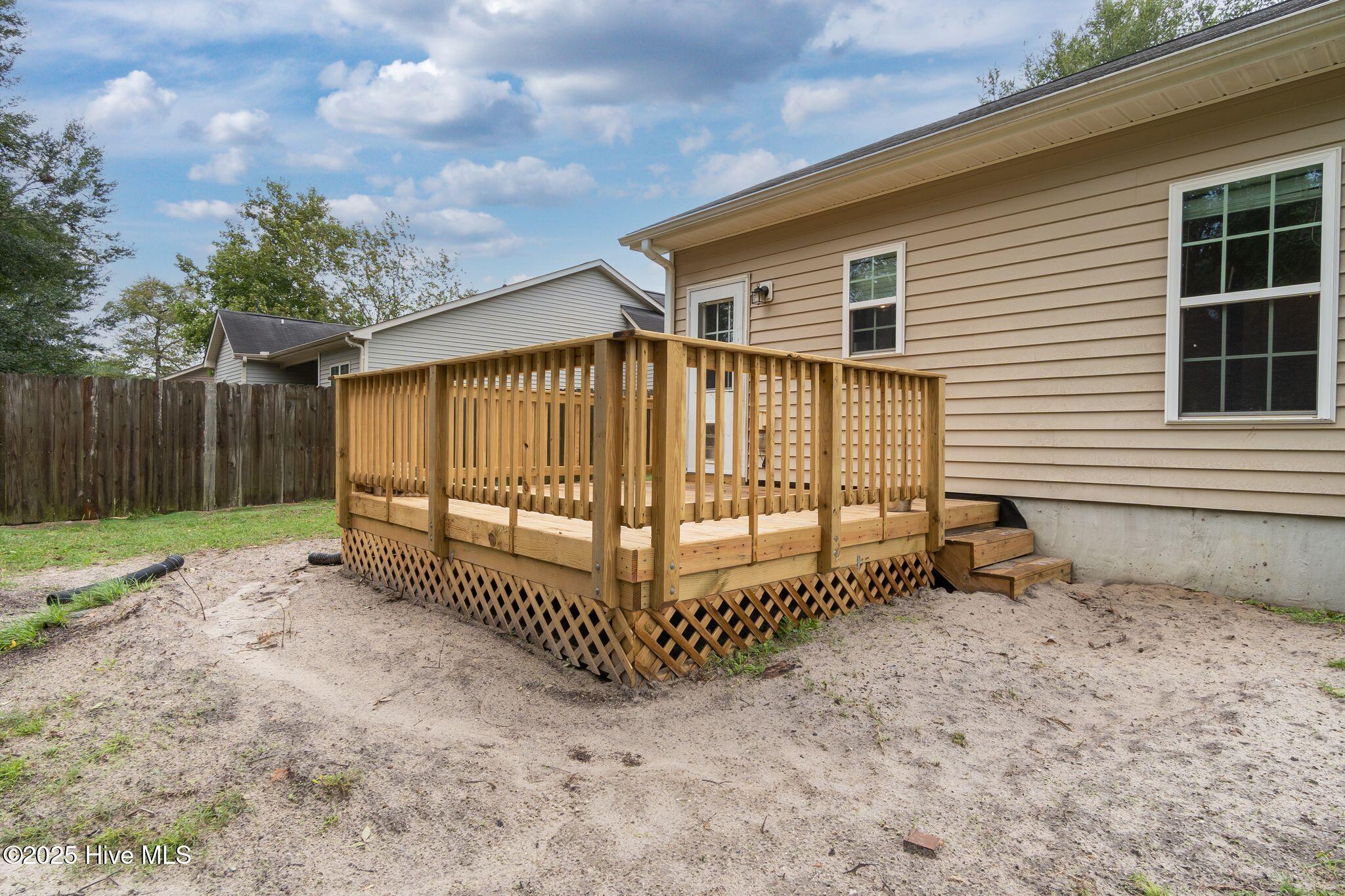 411 Peppermint Drive Hubert, NC 28539 - Photo 32 of 37 411 Peppermint-32