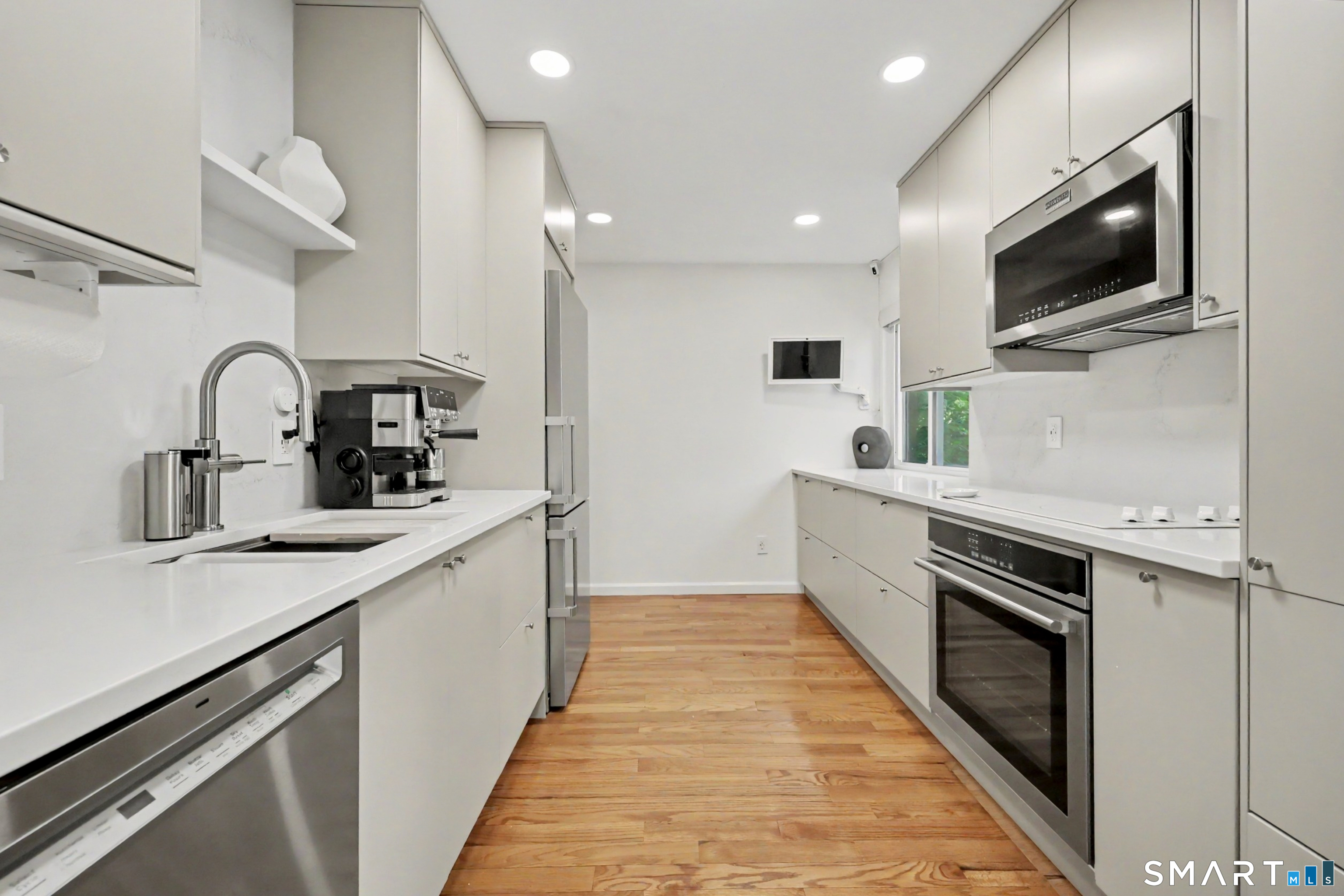 57 Rock Spring Road, Unit 15 Stamford, CT 06906 - Photo 4 of 28