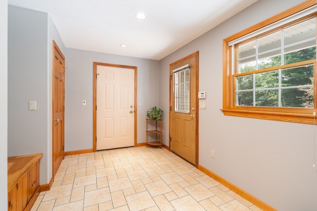 146 Fomer Road Southampton, MA 01073 - Photo 17 of 42