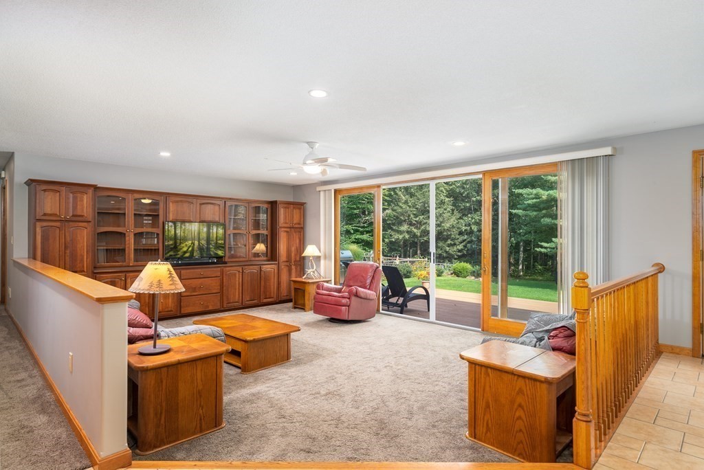 146 Fomer Road Southampton, MA 01073 - Photo 6 of 42
