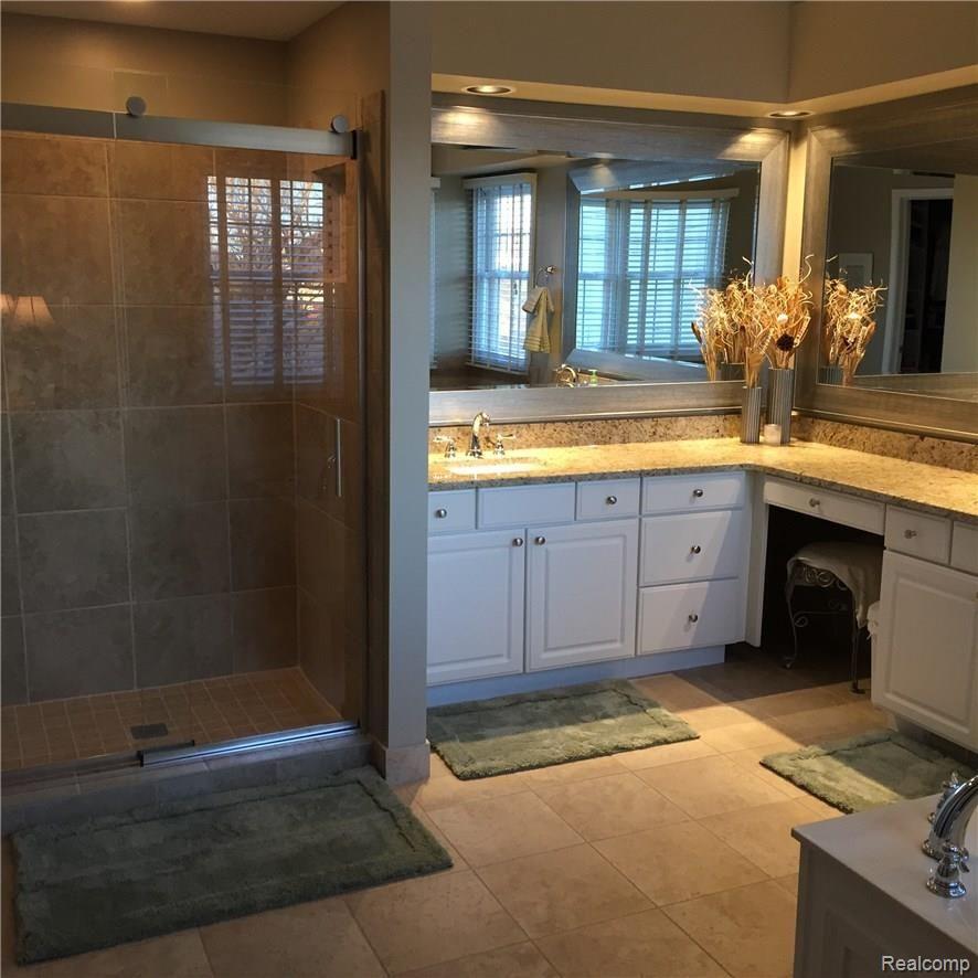 4605 Deer Springs Court Rochester, MI 48306 - Photo 6 of 14 IMG_1652.JPG