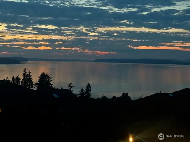 $1,650,000 | 1621 Edgemoor Lane, Everett, WA 98203