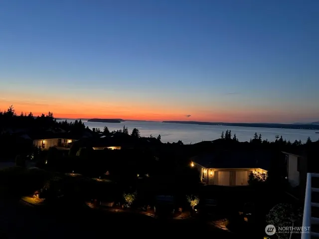 $1,650,000 | 1621 Edgemoor Lane, Everett, WA 98203